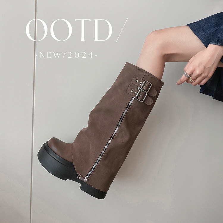 Chimney Boots with Platform Sole and Round Toe
